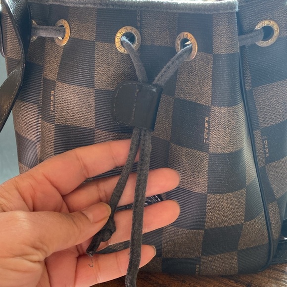 Vintage Fendi Bucket Crossbody Bag - Picture 14 of 15